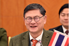 永恒的全球之翼